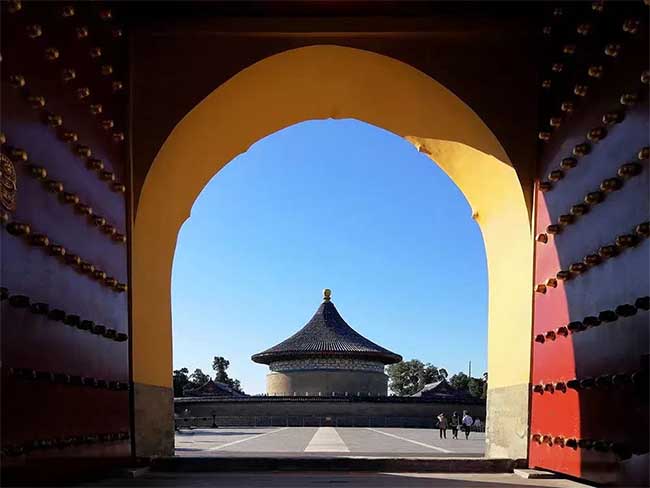 框架式构图2.jpg